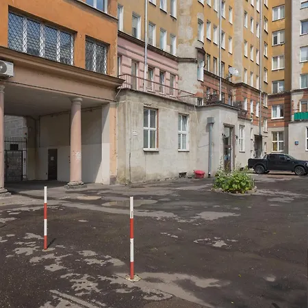 Chmielna Downtown By Bookinghost